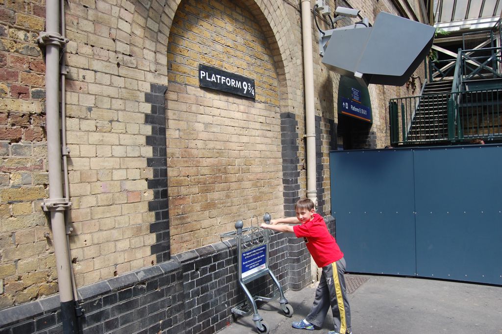 Henry, Platform 9 3/4, King's Cross, London